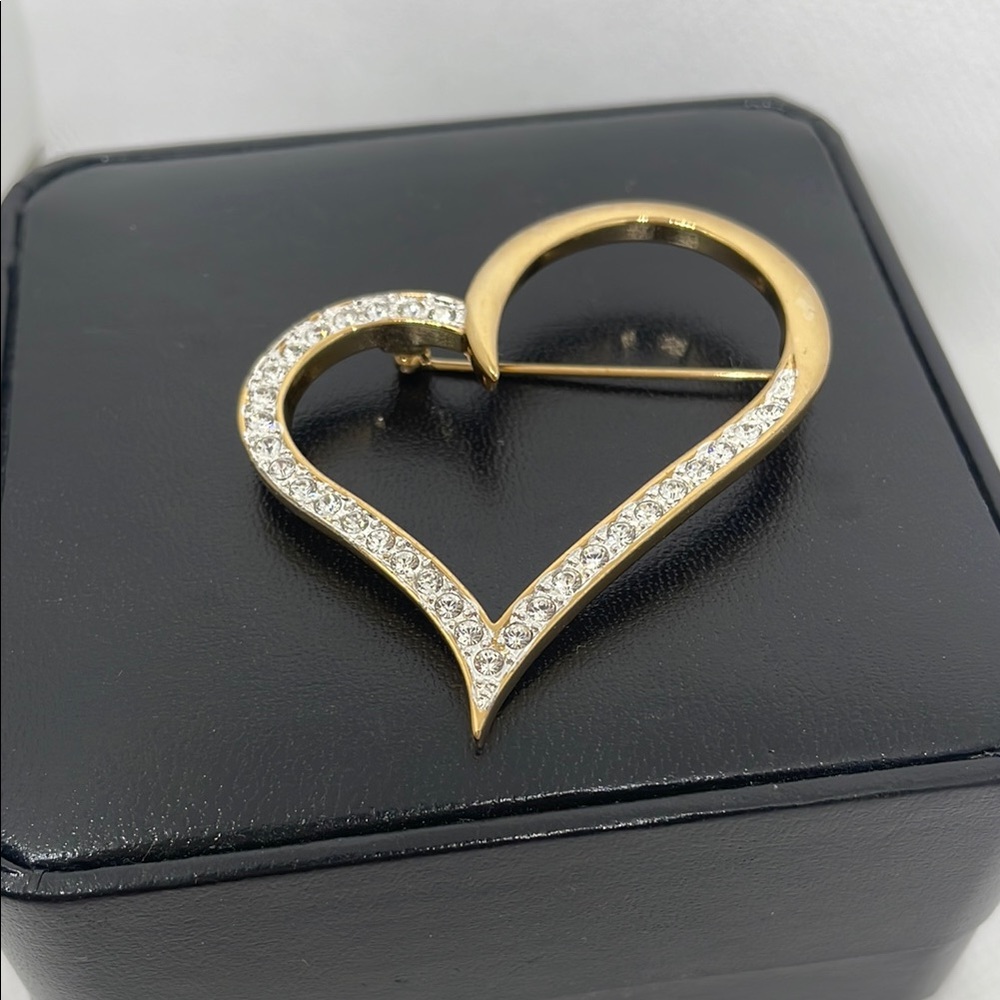 Vintage Jewelry Napier Gold Tone Heart Brooch Sparkling Crystals - Picture 2 of 4